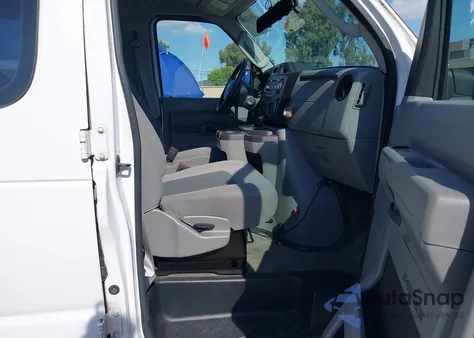 2014 Ford E-350 Super Duty Xlt from USA, damaged, VIN 1FBSS3BL1EDA50597